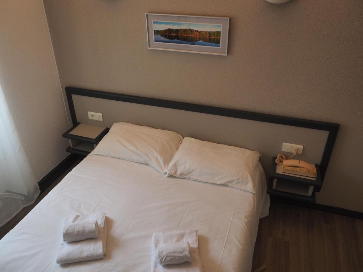 Hotel Le Foirail 菲雅克 外观 照片