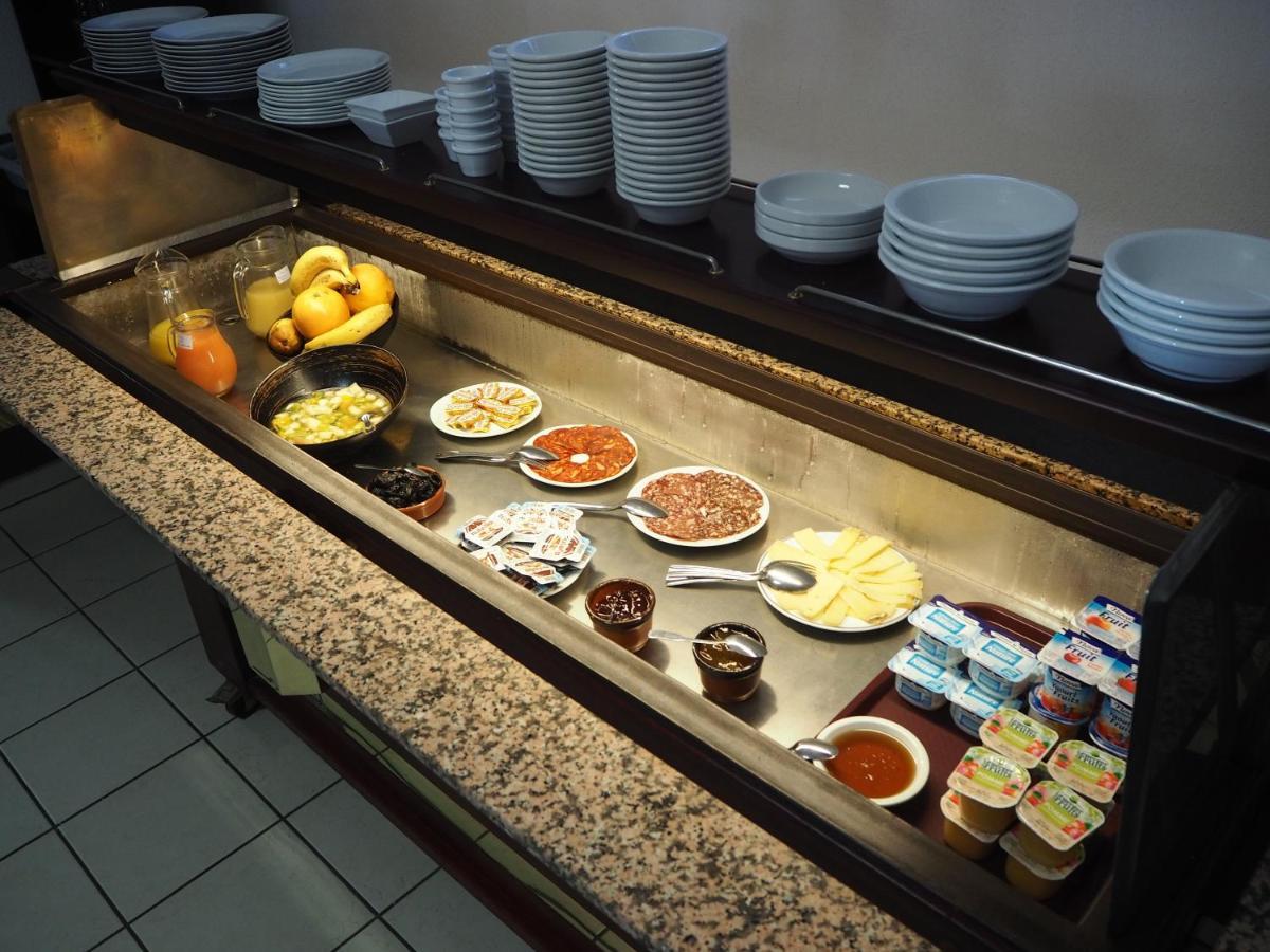 Hotel Le Foirail 菲雅克 外观 照片